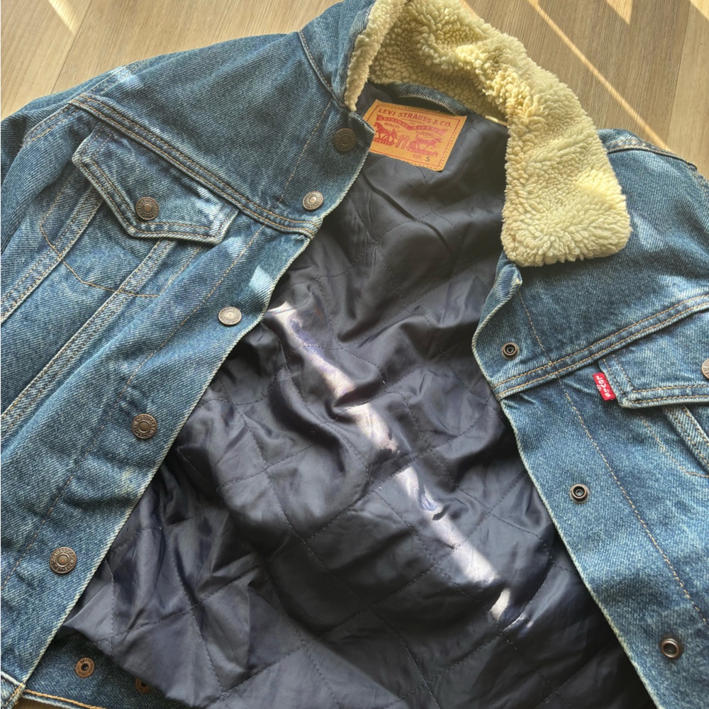 Levi’s Jean jacket - Picture 3 of 4